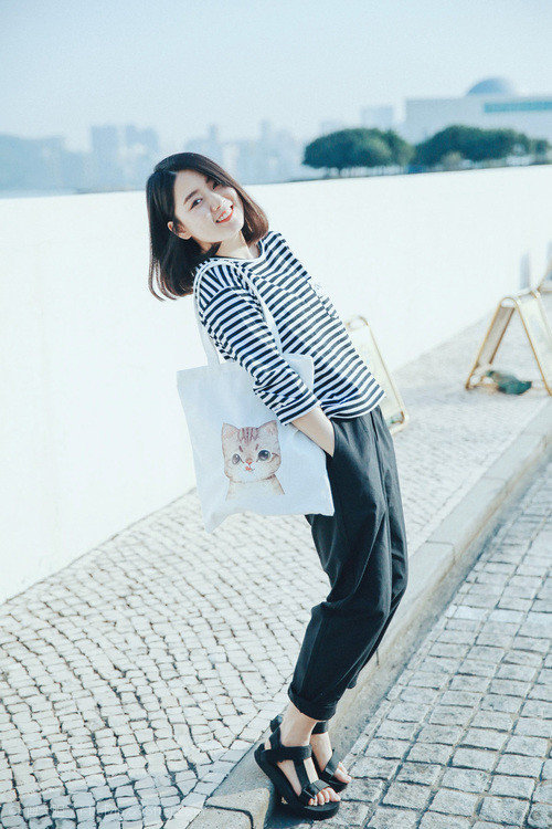 kaiyun体育app-雷霆大胜湖人，季后赛首轮中亚历山大三分雨不断，湖人对雷霆雨燕直播