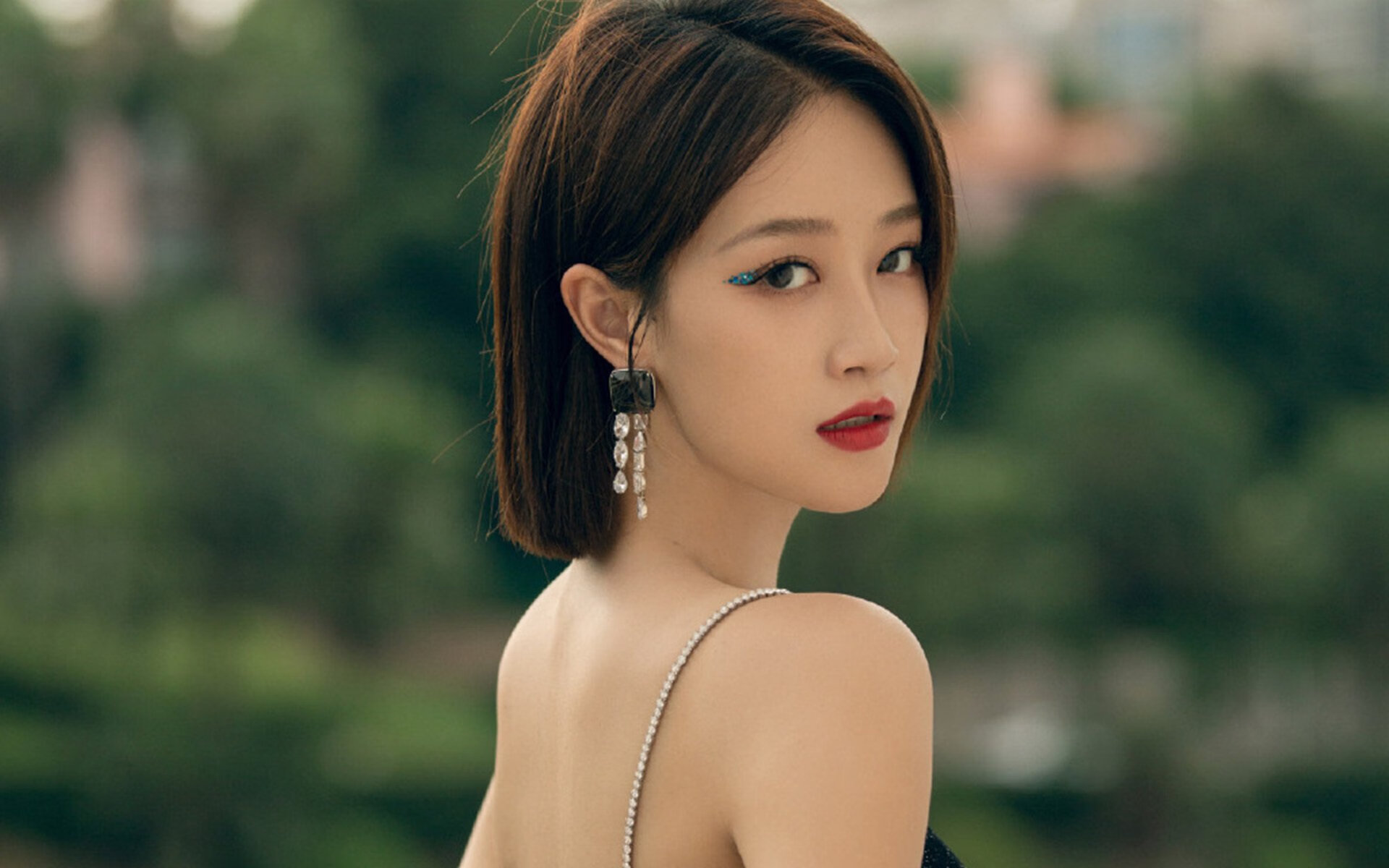 开云网页版-新兴联赛崭露头角，挑战传统顶级联赛地位，新兴球队